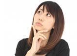 悩む女性